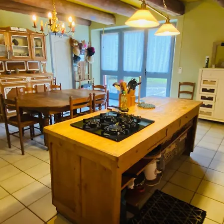 4 Etoiles Au Coeur De L'auvergne Avec Terrasse, Jardin Clos Et Equipements Pour Enfants - Fr-1-582-476 Nyaraló Saint-Beauzire