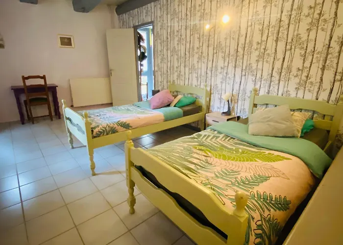 4 Etoiles Au Coeur De L'auvergne Avec Terrasse, Jardin Clos Et Equipements Pour Enfants - Fr-1-582-476 Holiday home